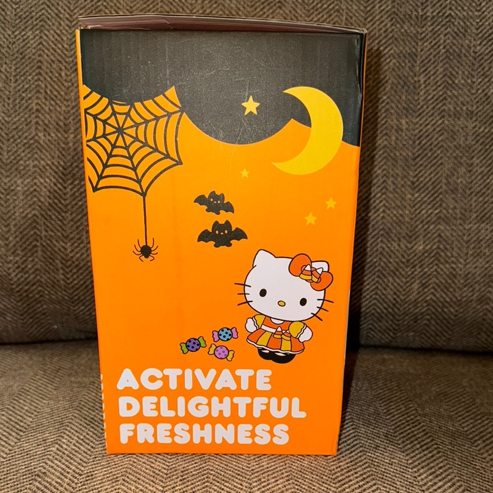 NWT Hello Kitty Ceramic Reed Diffuser, Diffuser Sticks & Oil (Halloween) - Picture 4 of 8